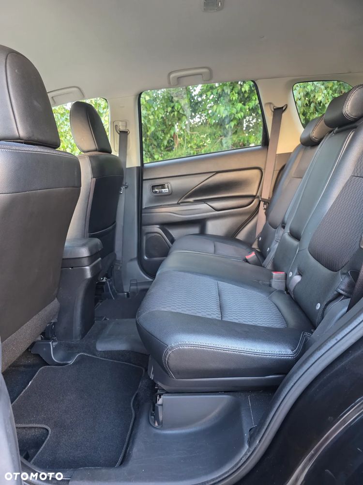 Mitsubishi Outlander 2.0 4WD Plus - 29