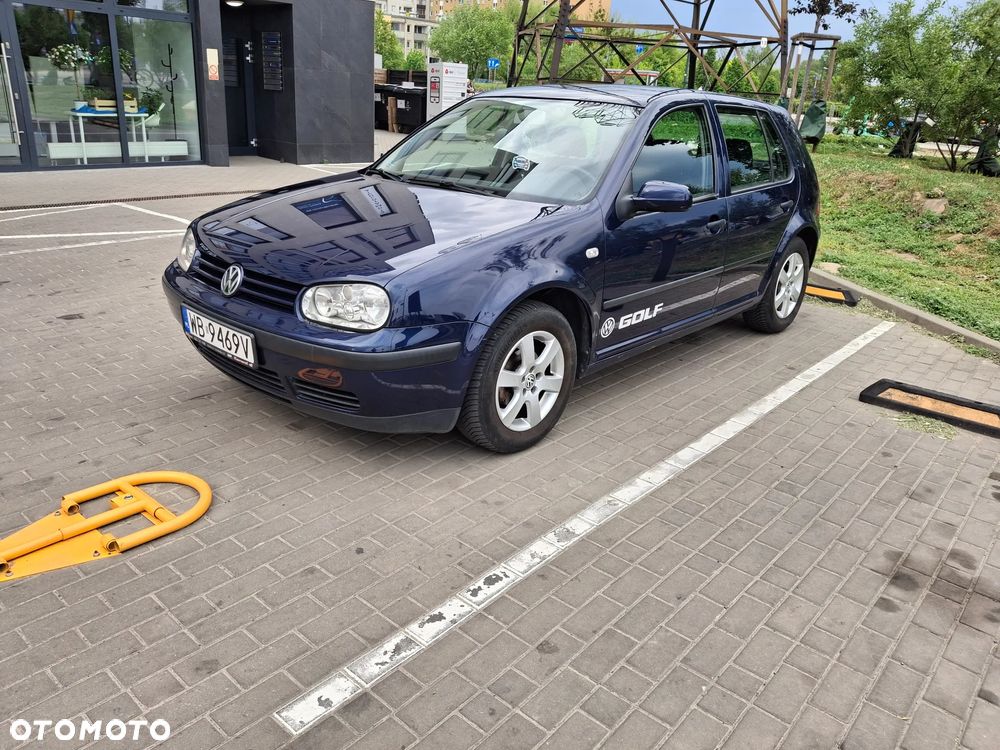 Volkswagen Golf - 1