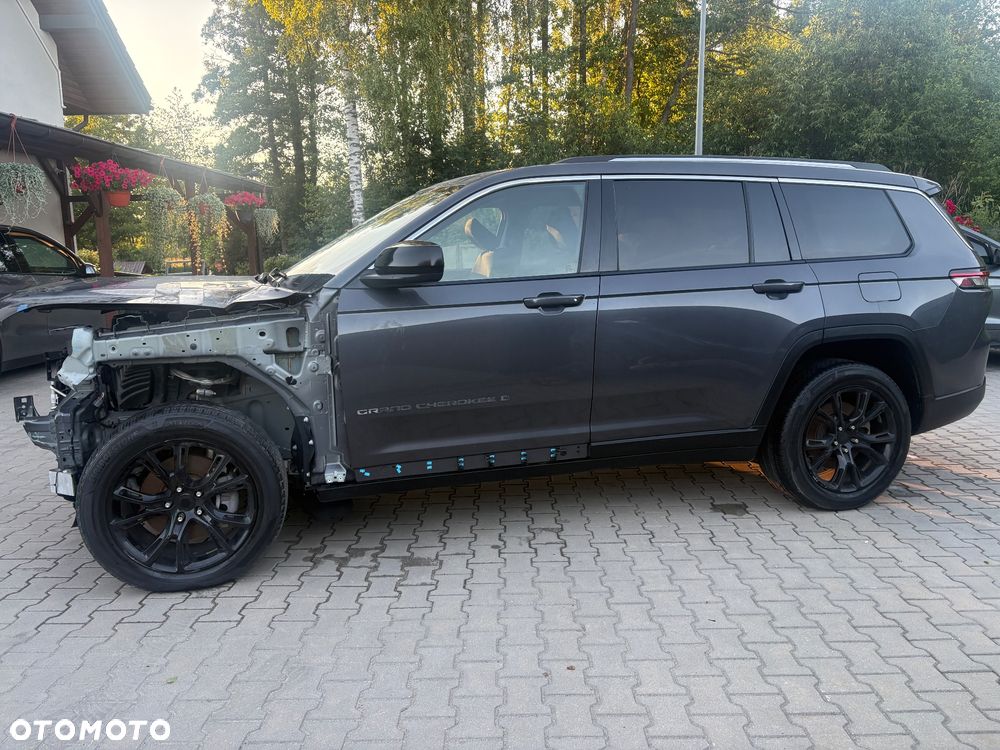 Jeep Grand Cherokee - 21