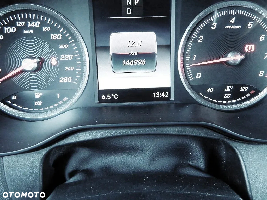 Mercedes-Benz GLC 300 4Matic 9G-TRONIC AMG Line - 20