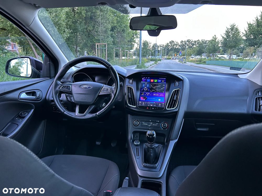 Ford Focus 1.6 Trend - 17