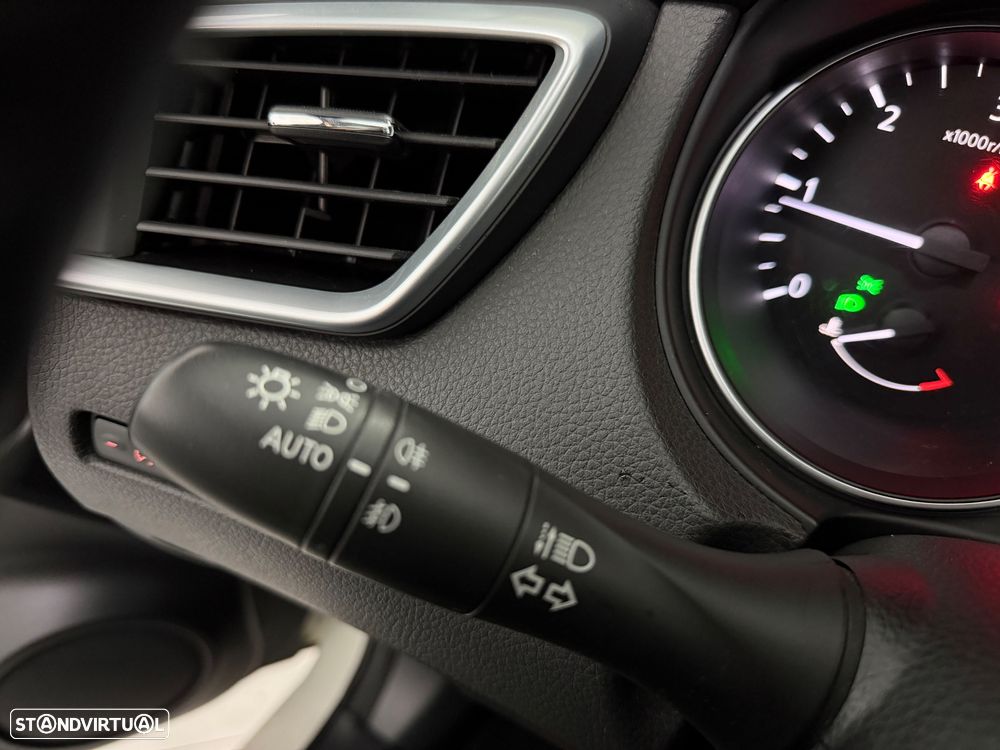 Nissan Qashqai 1.5 dCi N-Connecta 18 - 25