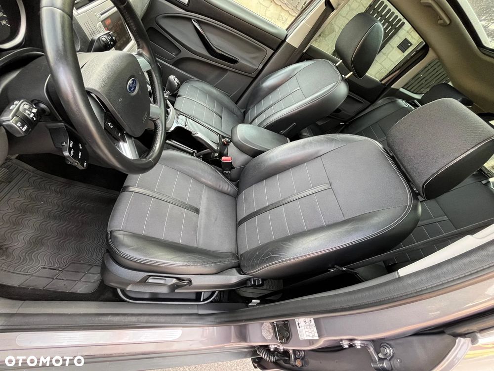Ford Kuga 2.0 TDCi 4x4 Titanium - 21