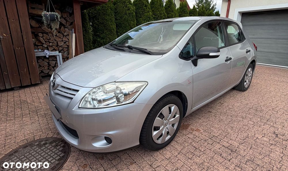 Toyota Auris 1.6 Terra - 12