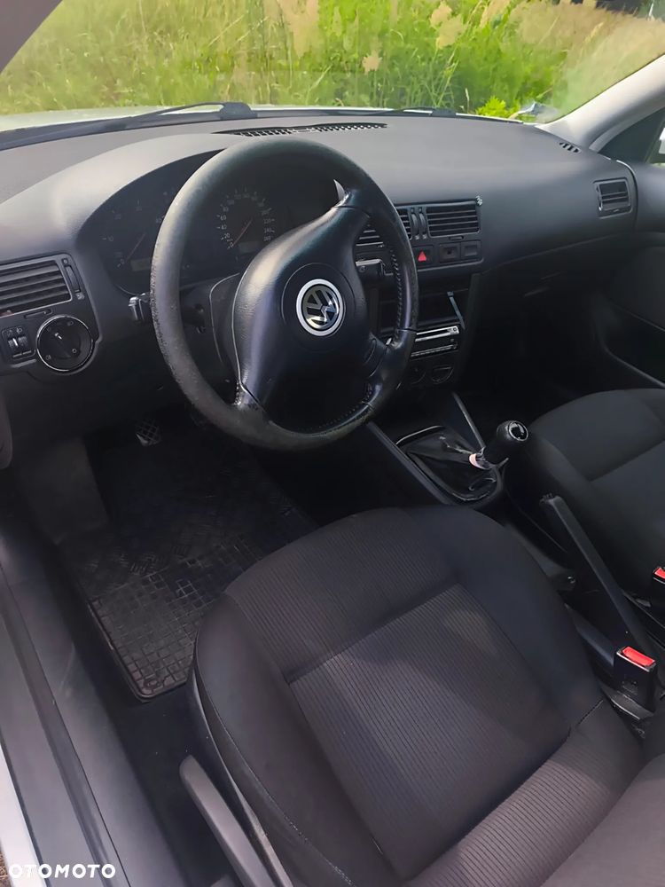Volkswagen Bora 1.9 TDI Comfortline - 2