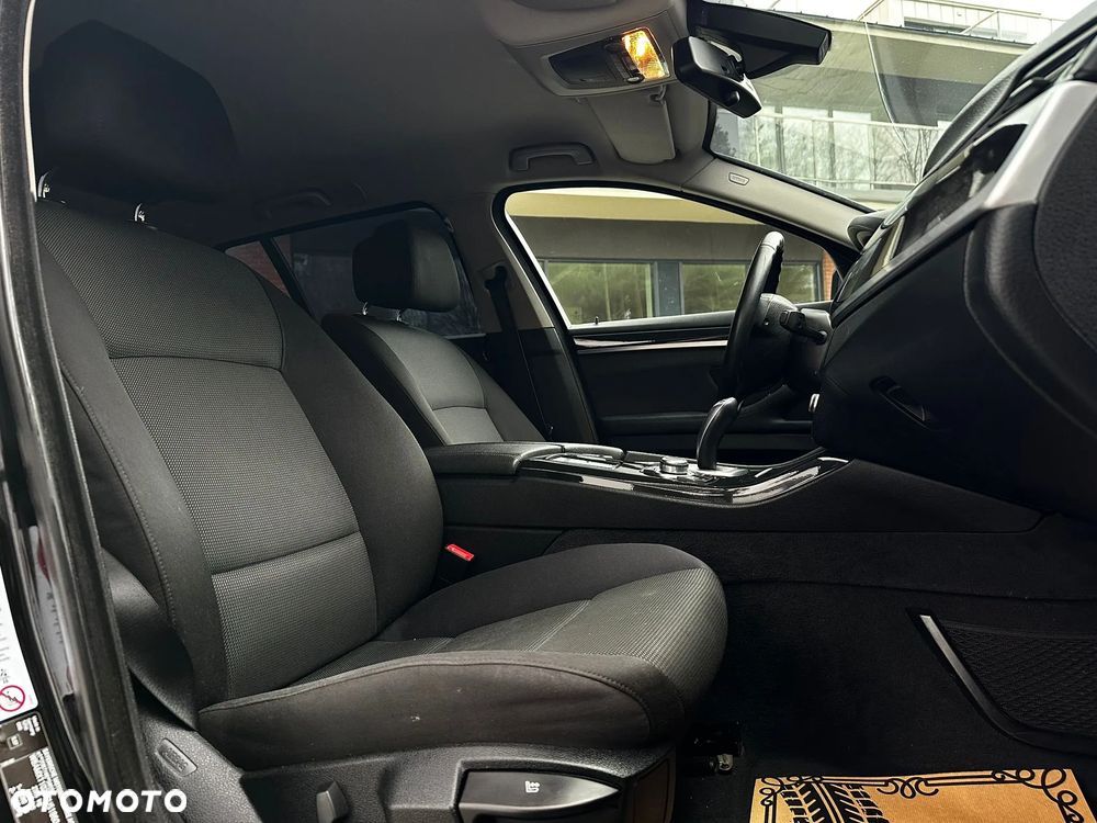 BMW Seria 5 520d - 10