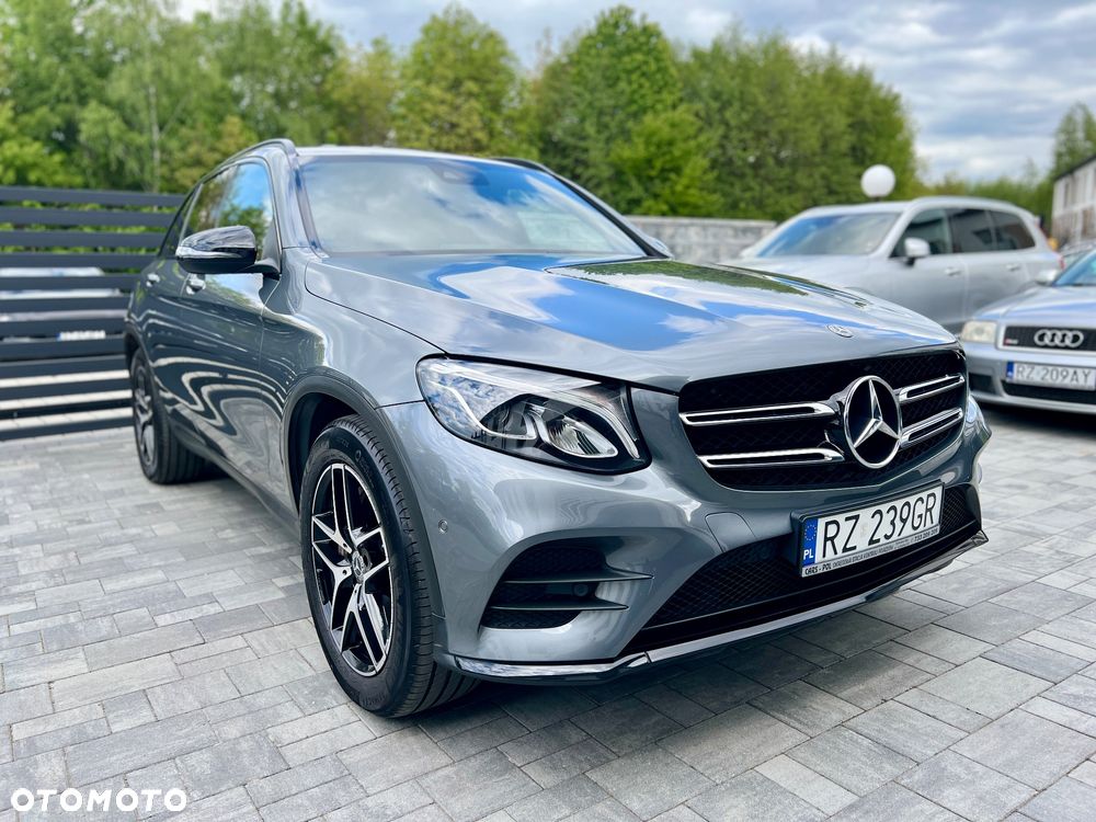 Mercedes-Benz GLC 250 4Matic 9G-TRONIC AMG Line - 2