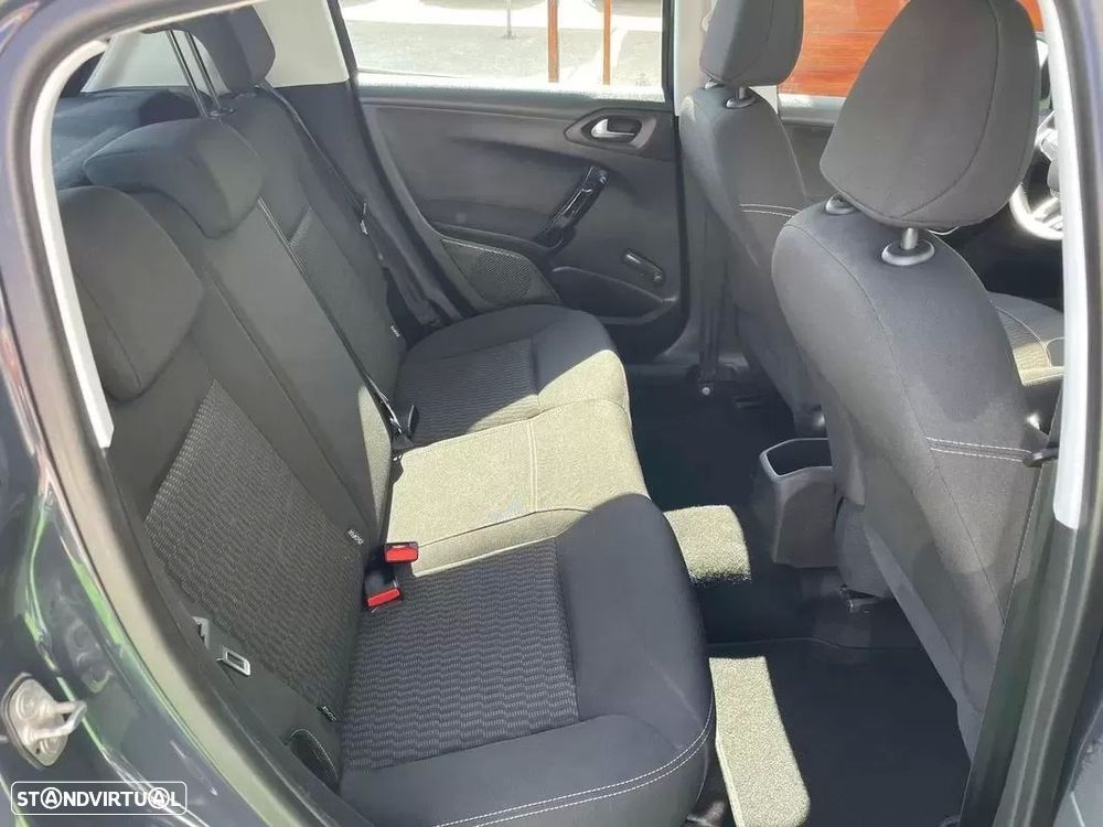 Peugeot 208 1.2 PureTech Active - 12
