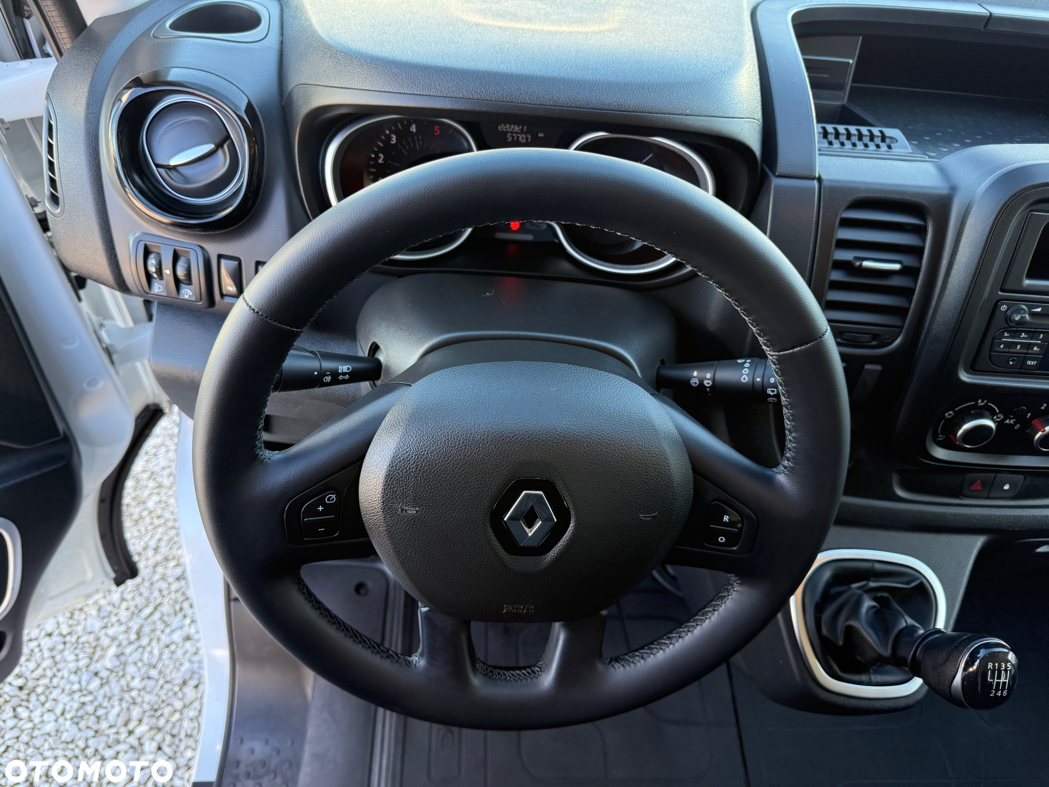 Renault Trafic 2.0 dCi L2H1 HD Business (bryg.) - 25