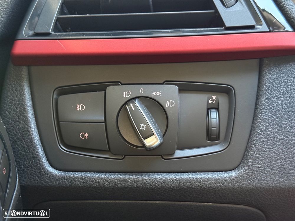 BMW 320 d Pack M - 24