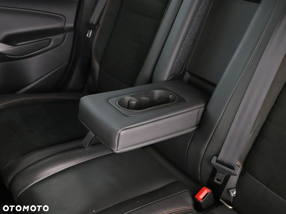 Ford Kuga 1.5 EcoBoost 2x4 ST-Line - 36