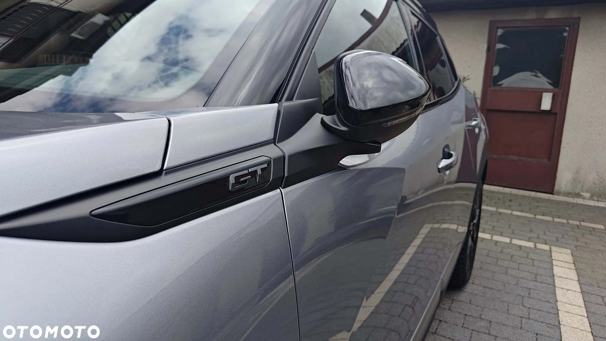 Peugeot 2008 PureTech 130 EAT8 GT - 2