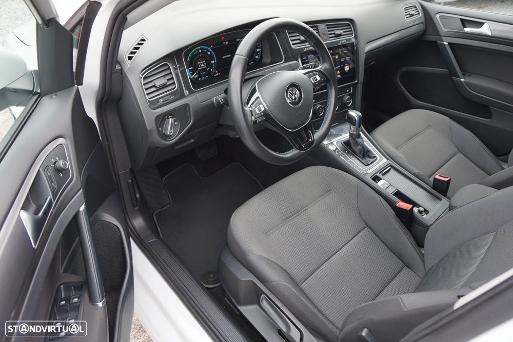 VW e-Golf AC/DC - 17