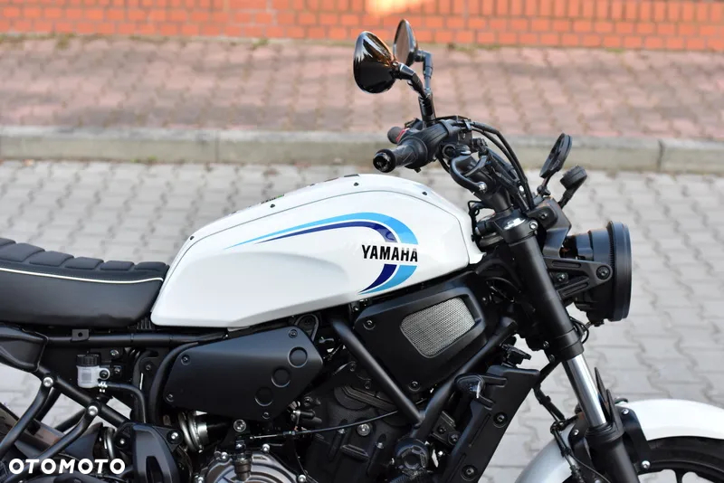 Yamaha XSR - 8