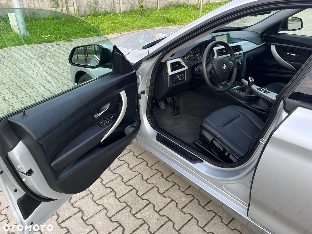 BMW 3GT 318d Modern Line - 27