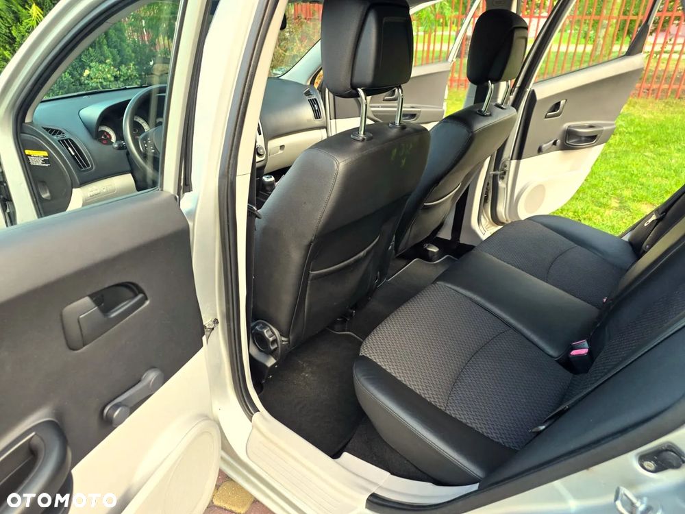 Kia Ceed - 16