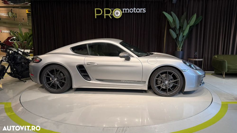 Porsche Cayman 718 T - 12