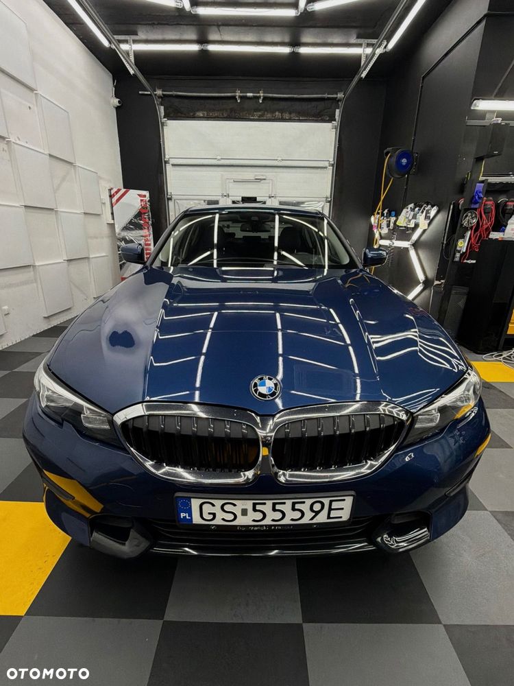 BMW Seria 3 318d Sport Line - 11
