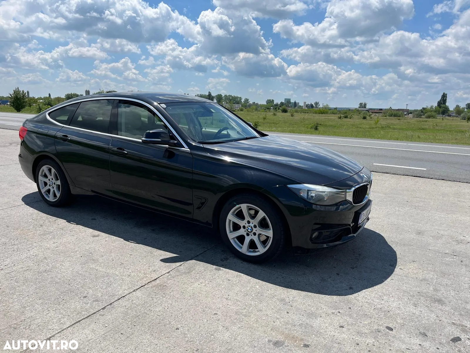 BMW Seria 3 318d GT - 2