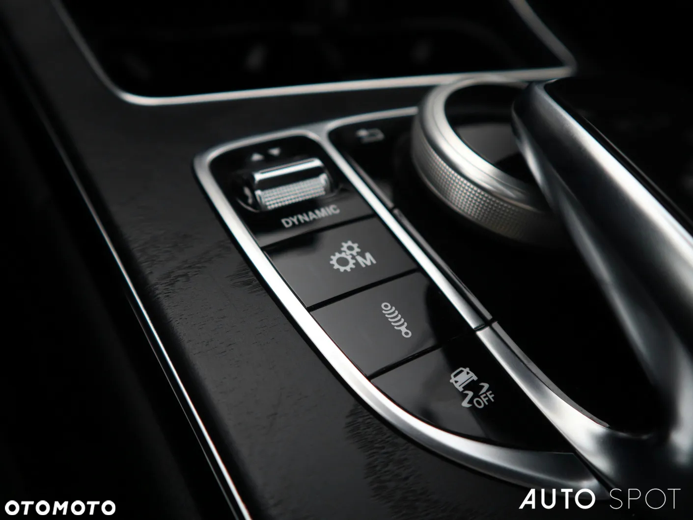 Mercedes-Benz Klasa C 43 AMG 4MATIC - 37