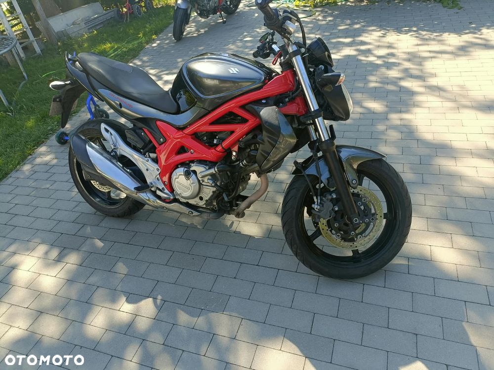 Suzuki Gladius - 11