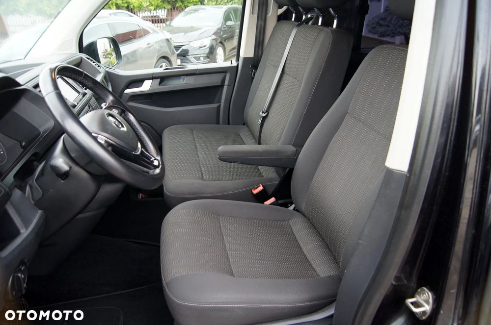 Volkswagen Caravelle - 11