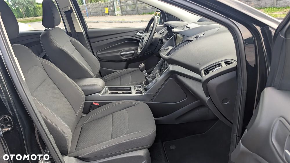 Ford Kuga 1.5 EcoBoost 2x4 Business Edition - 10