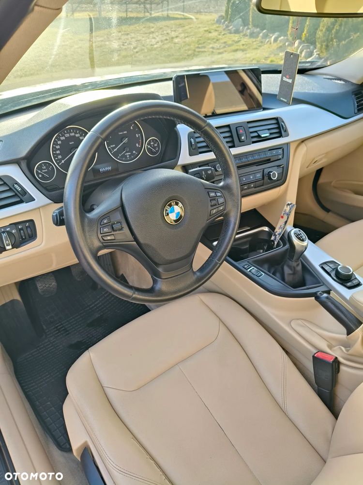 BMW Seria 3 316d - 12
