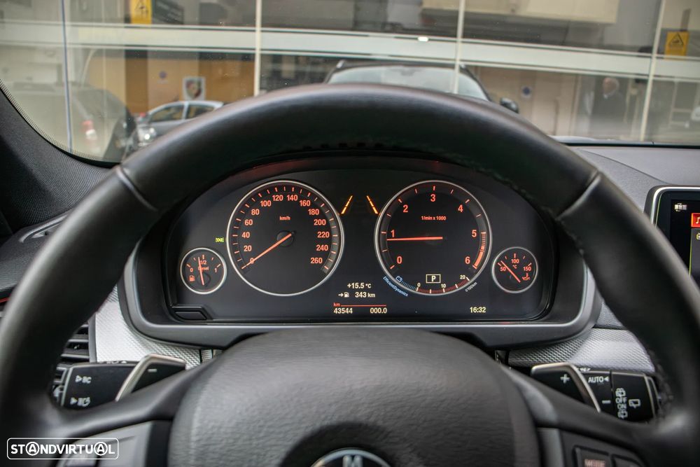 BMW X5 25 d xDrive Pack M - 13