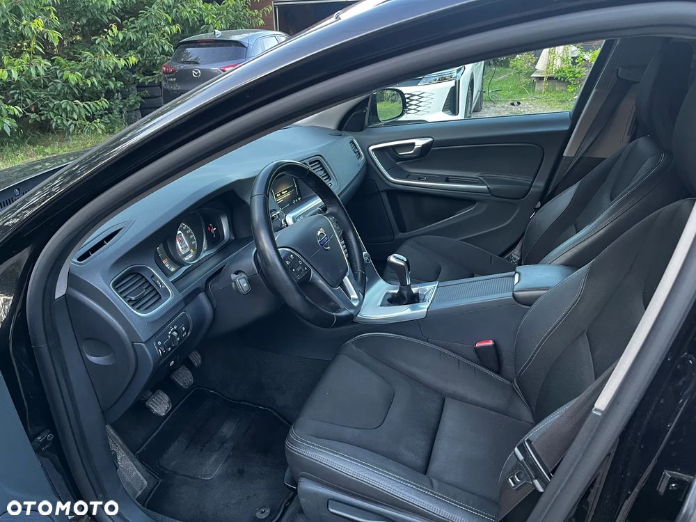 Volvo V60 D3 Drive-E Dynamic Edition (Momentum) - 11