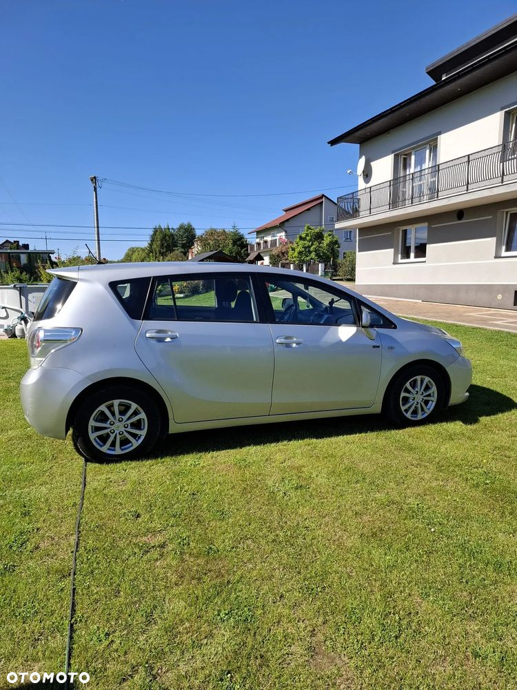 Toyota Verso 2.0 D-4D Premium - 10
