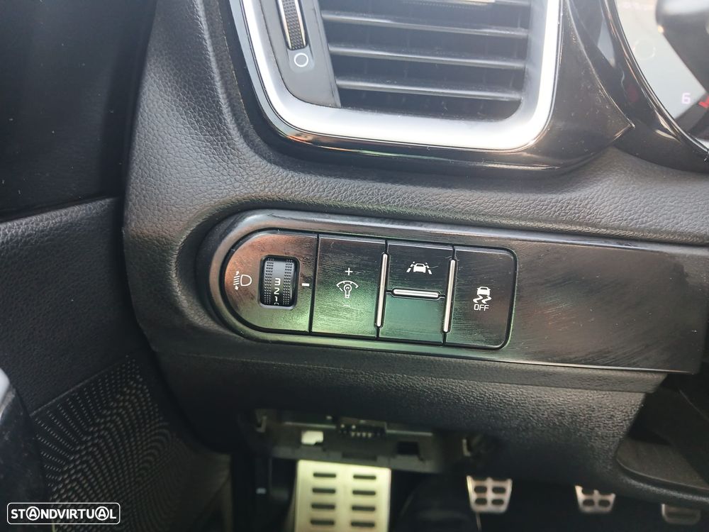 Kia Ceed 1.6 CRDi MHEV Urban - 16