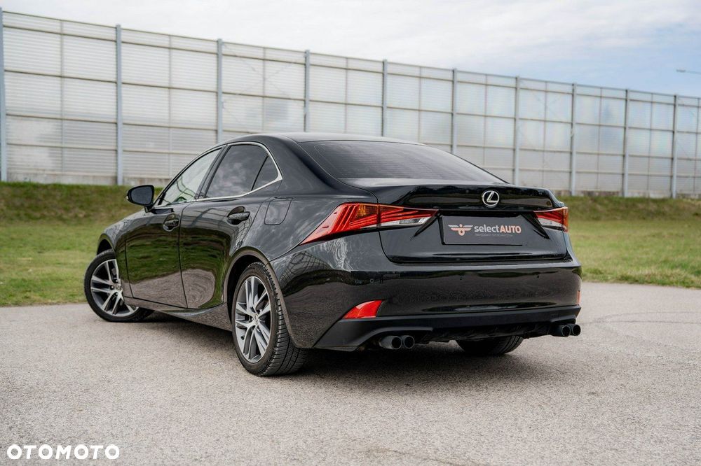Lexus IS - 5