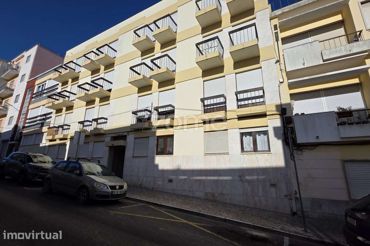 Apartamento T1 p/ Remodelar - Sesimbra (Santiago) - Grande imagem: 2/7