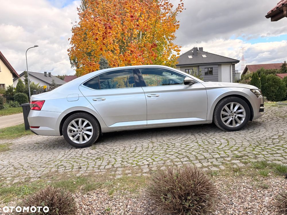 Skoda Superb 2.0 TDI Ambition DSG - 11