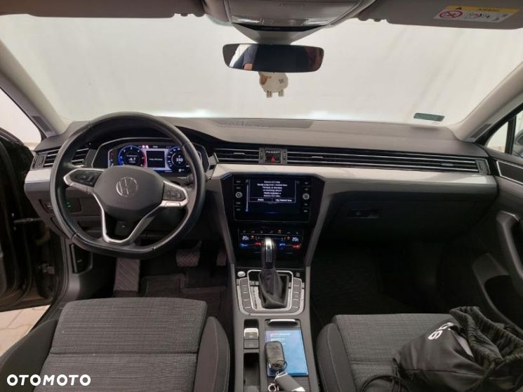 Volkswagen Passat 2.0 TDI Business DSG - 6