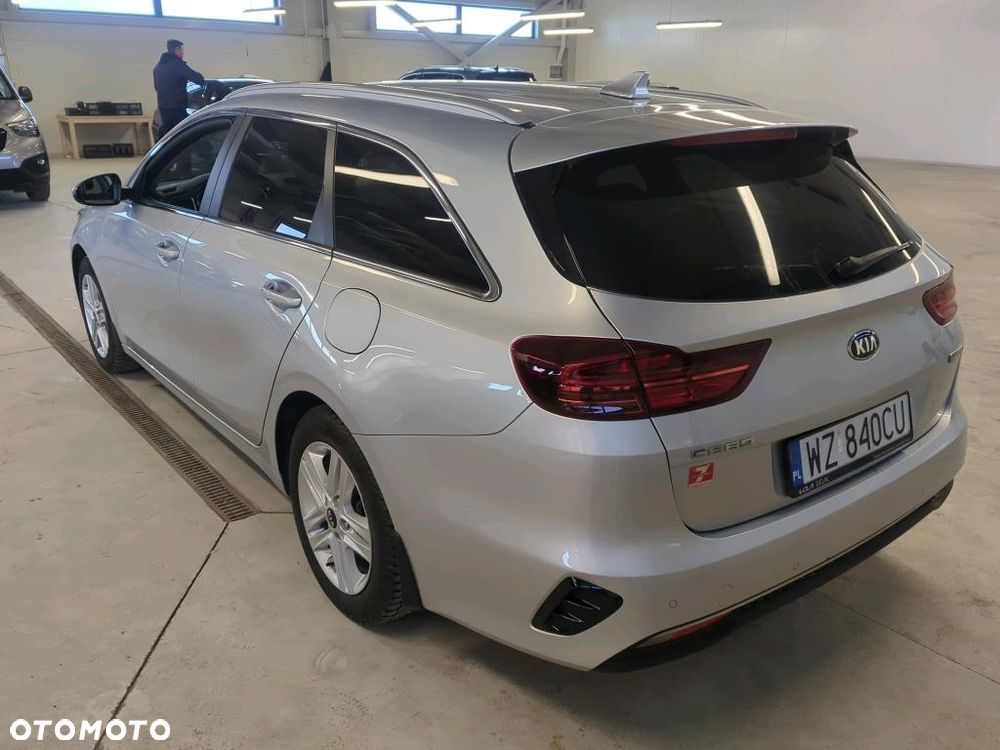 Kia Ceed 1.6 CRDi mHEV L DCT - 4