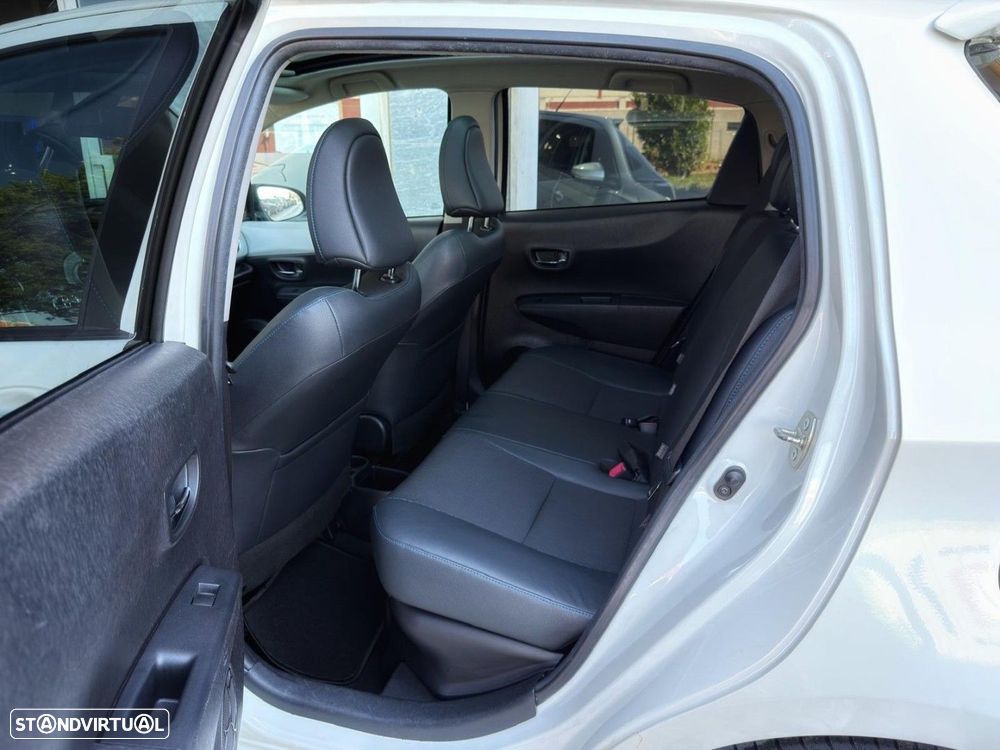 Toyota Yaris 1.5 HSD Comfort +P.Style+Navi - 9