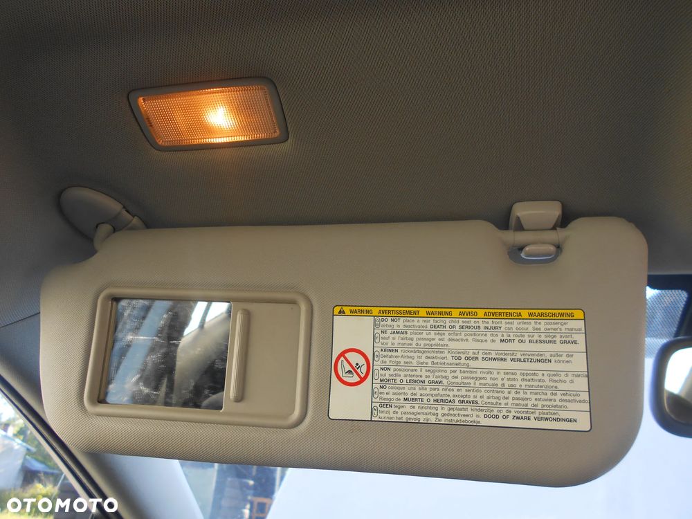 TOYOTA AVENSIS TR D-4D T27 2011-2015R LIFT  KOD LAKIERU 1F7 SILVER 2.0D4D 126KM SILNIK SKRZYNIA BLOTNIK DZWI MASKA KLAPA ZAWIESZENIE LAMPY WTRYSK WTRYSKI LUSTERKA BAK KOLO ZAPASOWE BELKA KLIMATYZACJA - 31