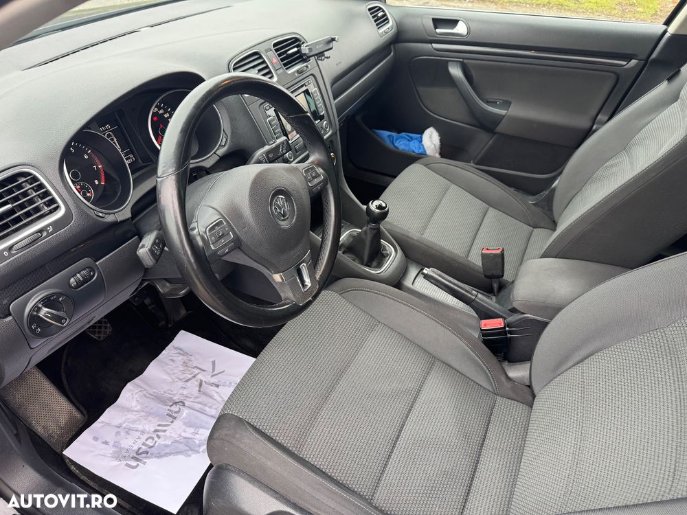 Volkswagen Golf - 10
