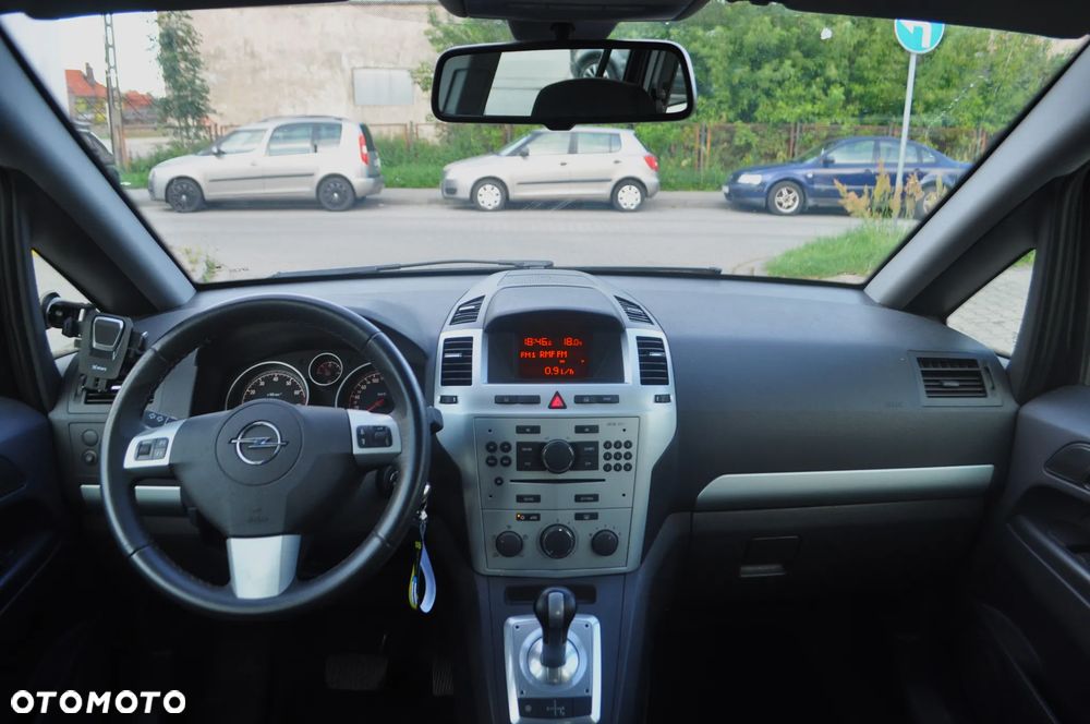 Opel Zafira 1.8 Easytronic Family Plus - 11