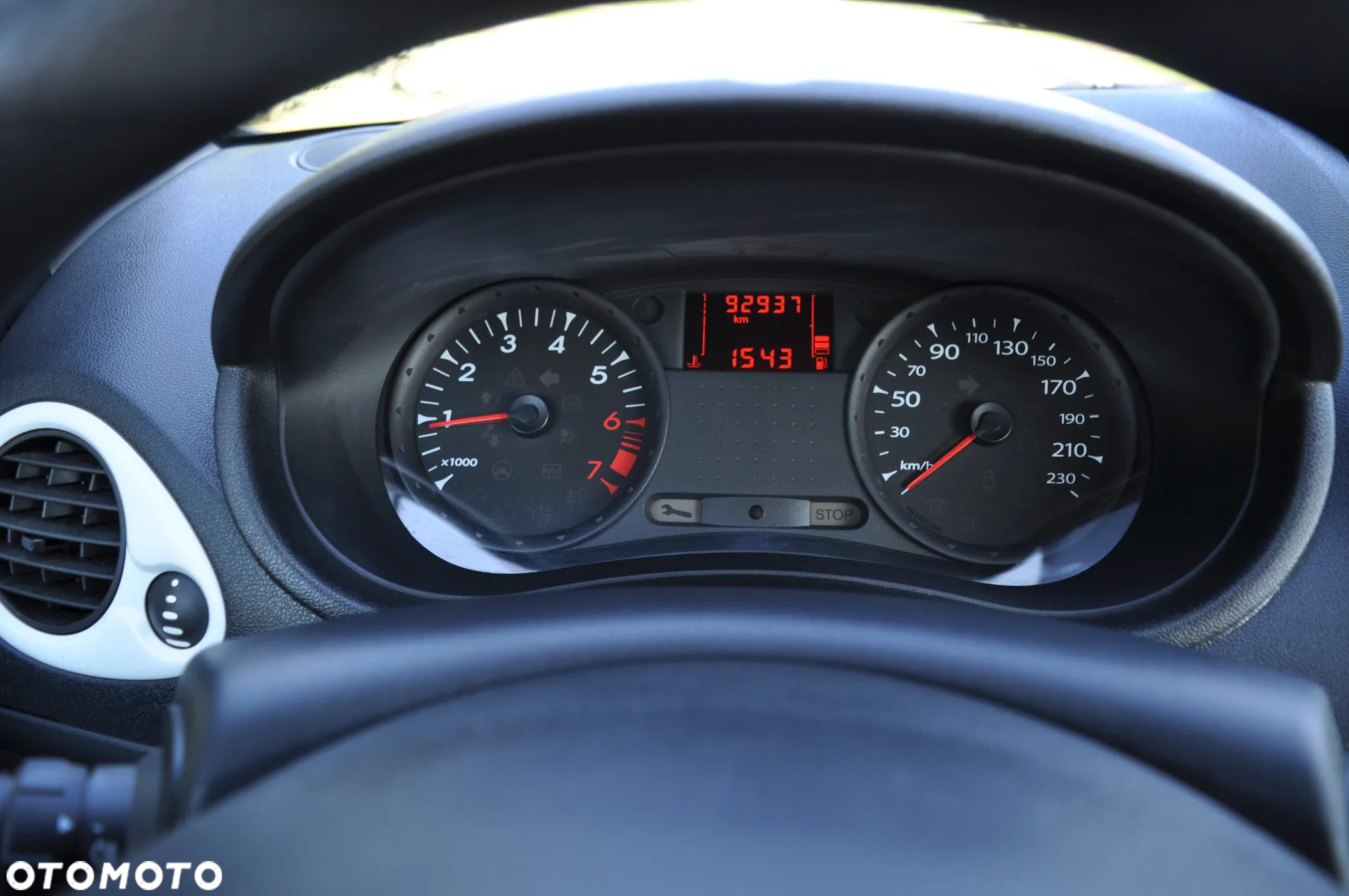 Renault Clio 1.2 16V 75 Yahoo - 32