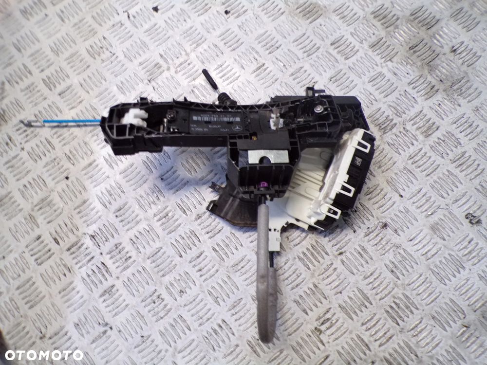 ZAMEK MOCOWANIE KLAMKI LEWY TYŁ MERCEDES CLA A117 - 2