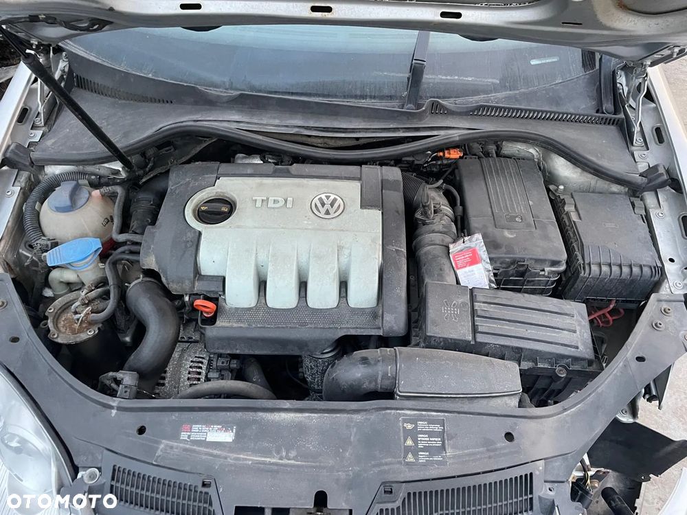 VW Golf V  na części!!!  Kolor : LA7W - 3