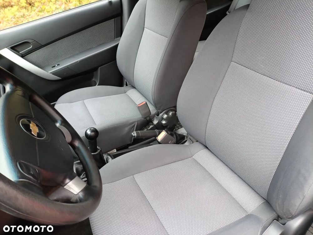 Chevrolet Aveo - 16