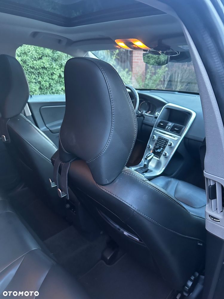 Volvo XC 60 D4 Momentum Pro - 8