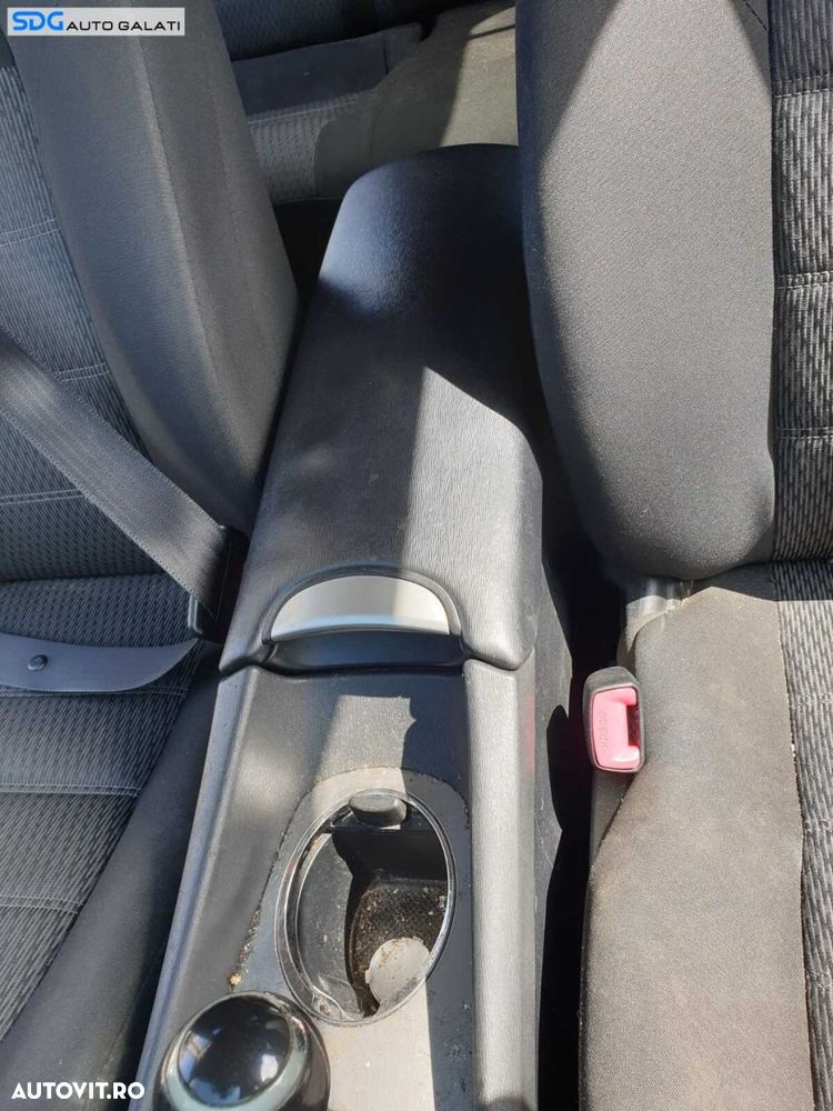 Cotiera Completa cu Consola Centrala Toyota Avensis 3 Facelift T27 2009 - 2018 - 3
