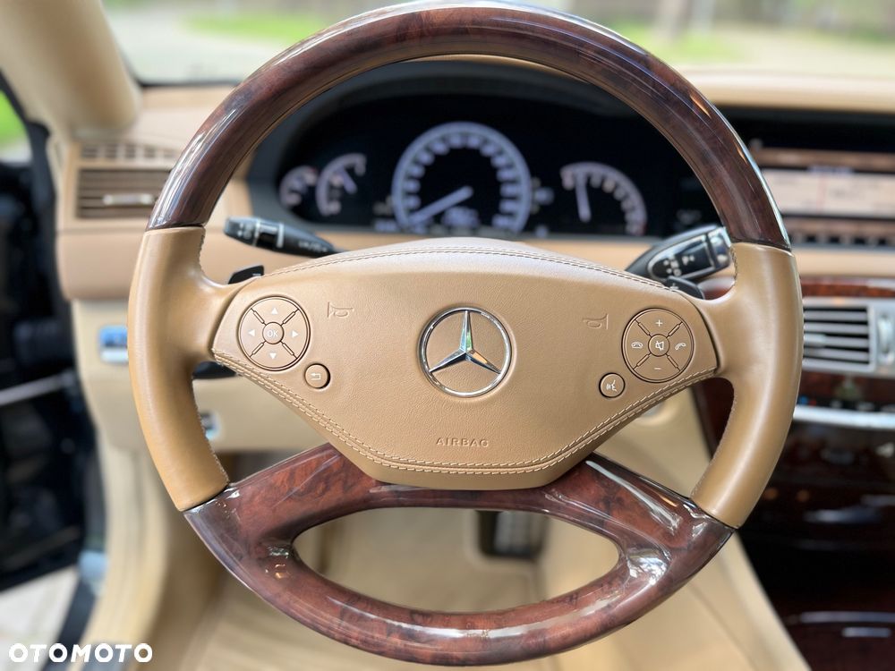 Mercedes-Benz CL 500 4-Matic BlueEff - 25