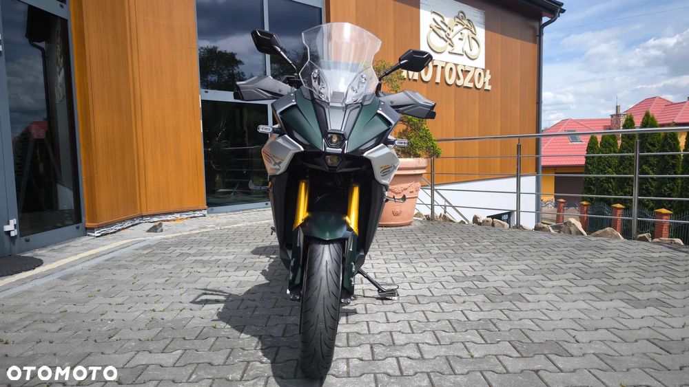 Suzuki GSX 1000 - 3