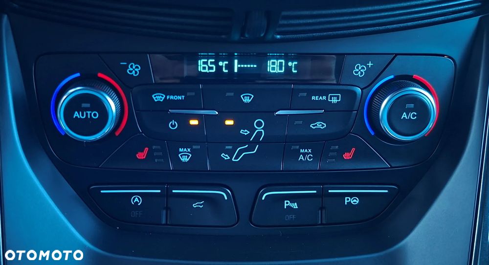 Ford Kuga 2.0 TDCi 4x4 ST-Line - 28
